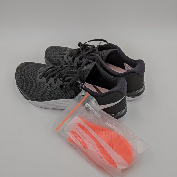 Nike Metcon 5 black & white with Hyperlift insert - Picture 8 of 16